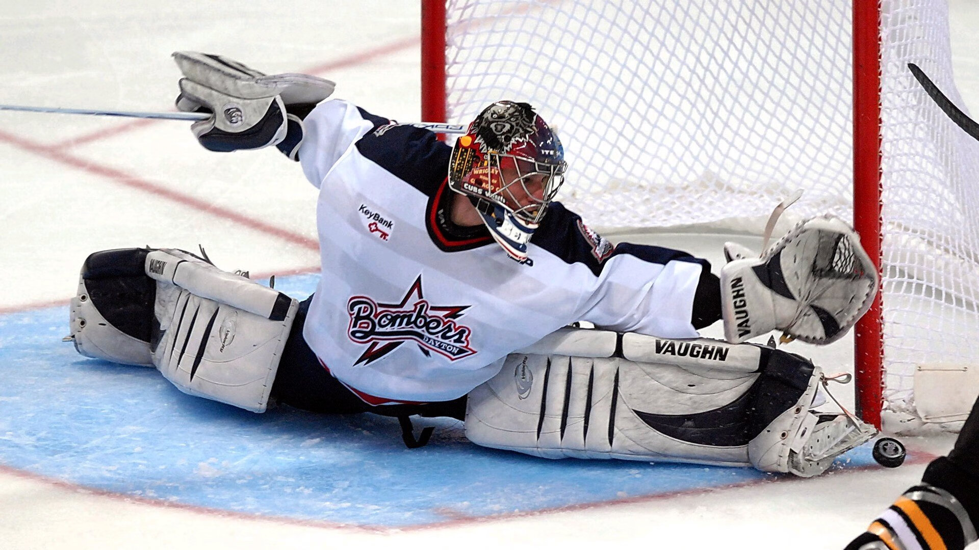 开云体育官方网站-赛道上的狂想曲，当字母哥在F1揭幕战接管比赛